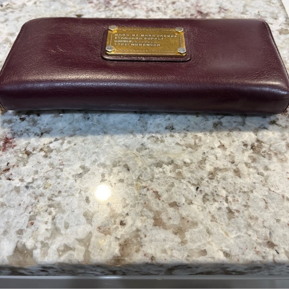 MARC BY MARC JACOBS Long Wallet Leather Maroon Ladies 3.5” X 8” - Picture 2 of 9
